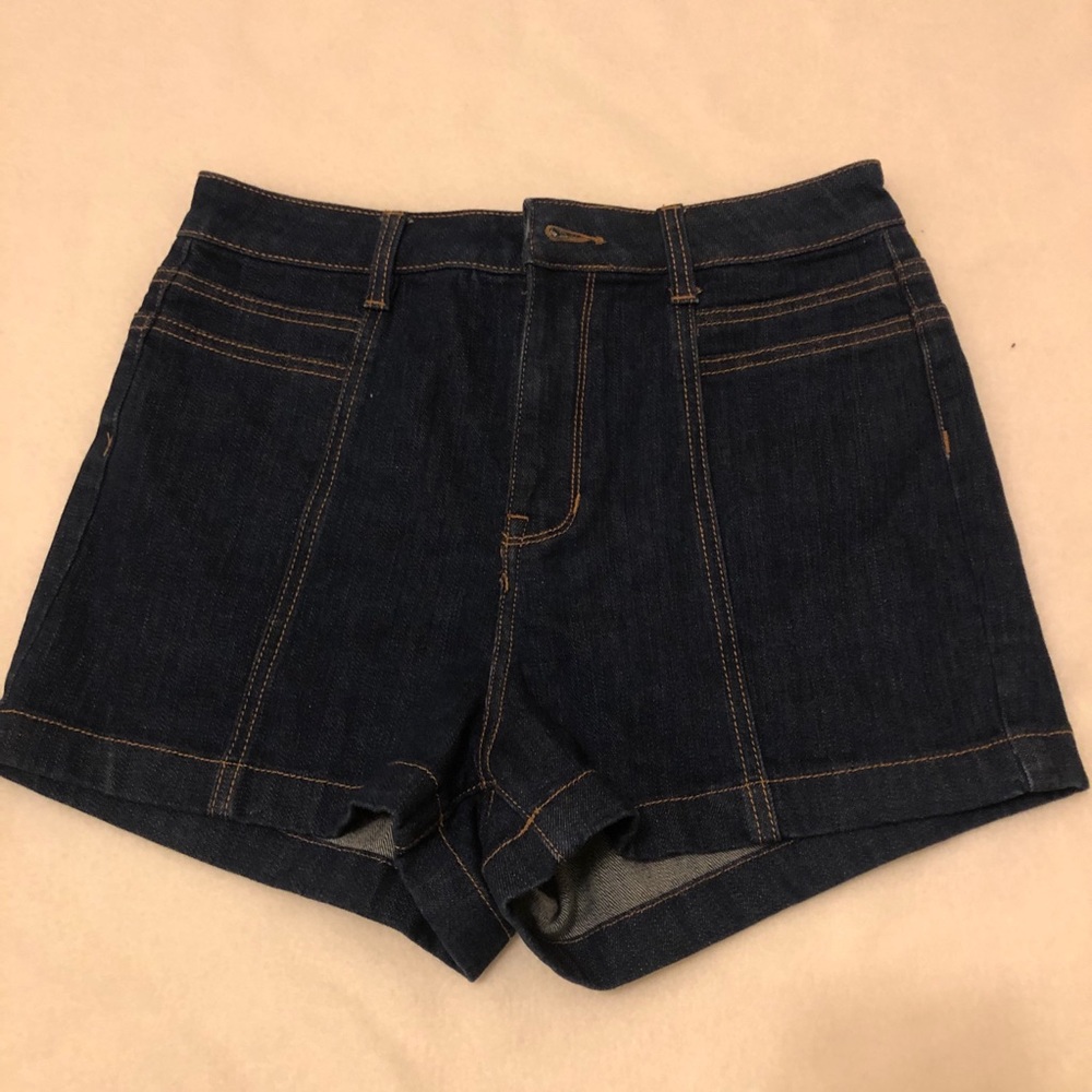 Lottie Moss Vintage Style Mid rise shorts